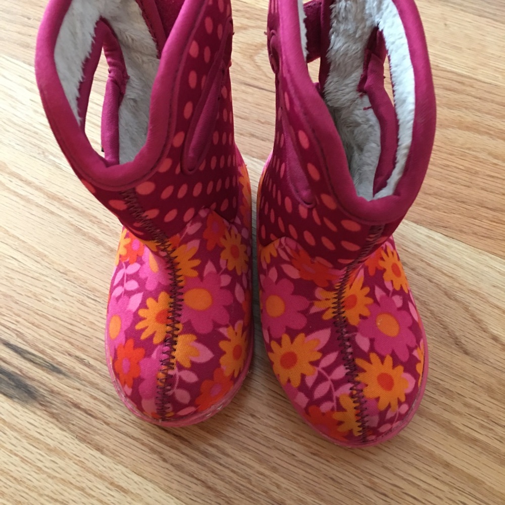 BOGS size 5 boots